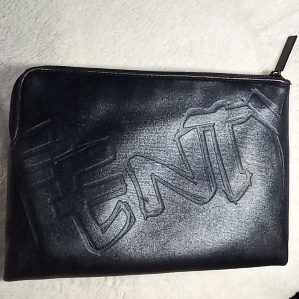 FENTY BEAUTY BLACK MAKE UP/TOILETRIES BAG! NRW NO TAG!